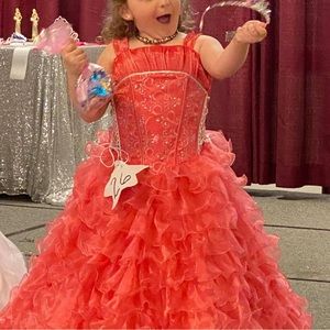Beautiful size 6 pageant dress